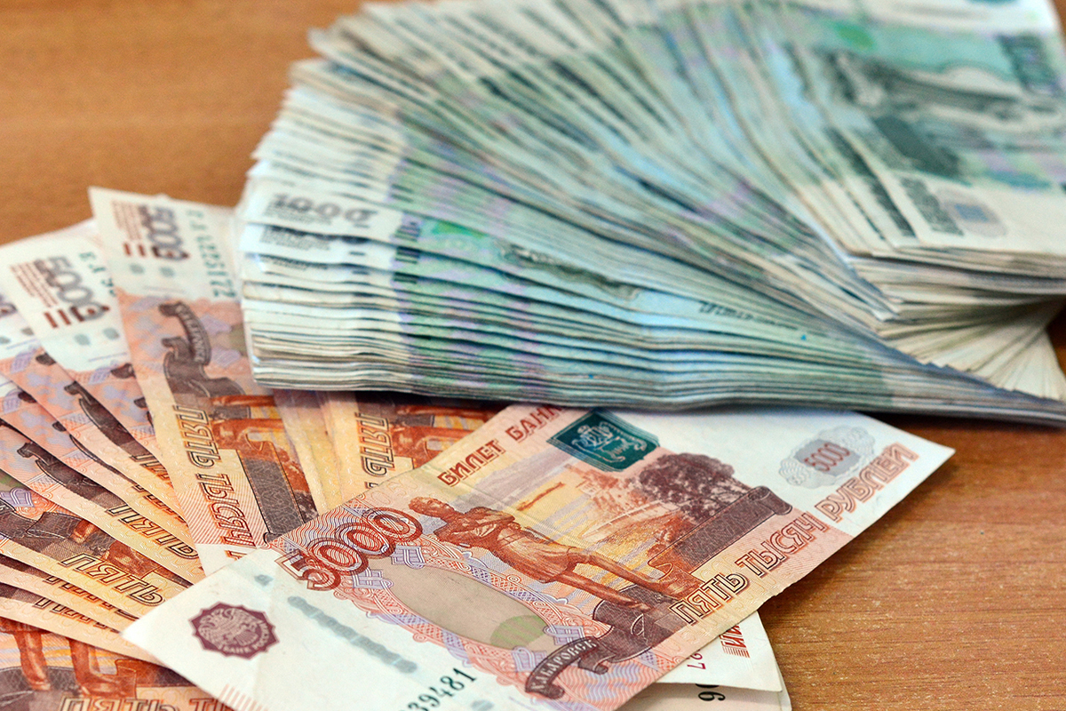 Сотрудники российских компаний рассказали, на какую зарплату они надеются в 2023 году
